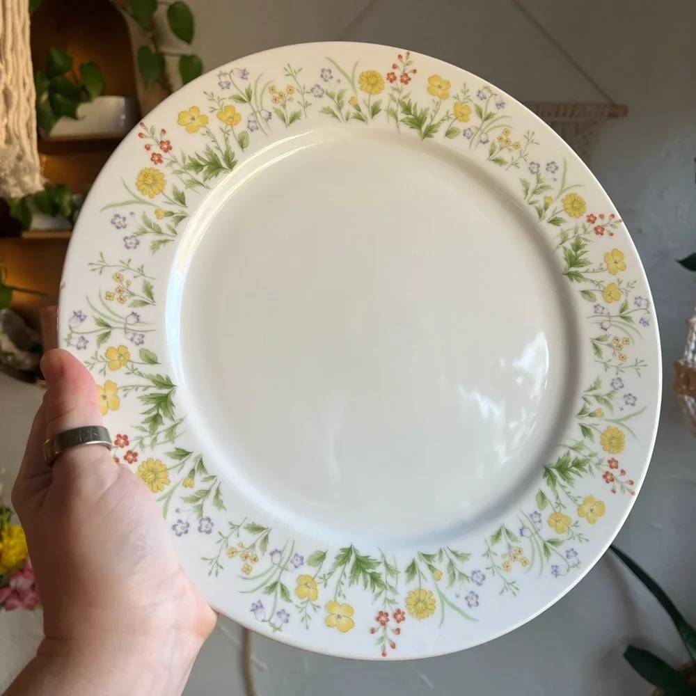 Vintage Crescent China Flora 5723 Japan 10.5” Plate